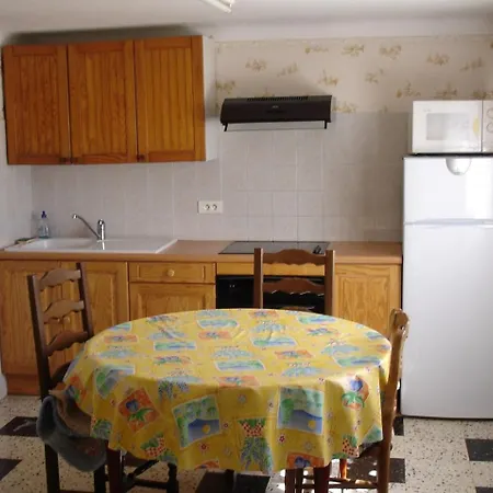 Appartement 06 2p Rdj Ideal Pour Couple Avec Enfants *